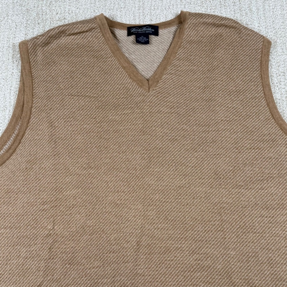 Brooks Brothers Mens XL 100% Italian Merino Wool V-Neck Sweater Vest